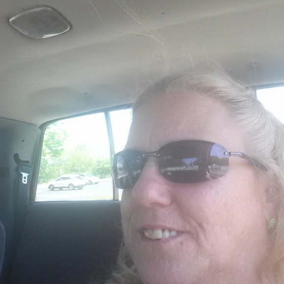 Meet your Posher, Sharon - Picture 4 of 8